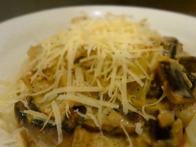 Ένα γρήγορο και χορταστικό πιάτο: Μακαρόνια με μοσχαράκι και μελιτζάνα